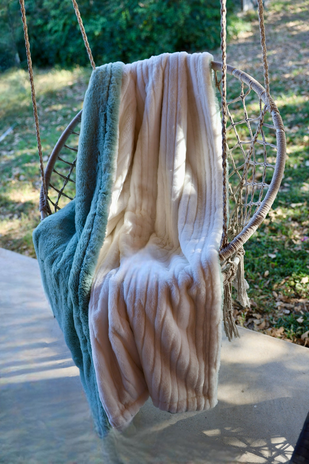 The Dewdrop Morning Glow Blanket