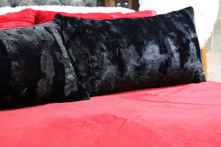 The Cardinal Dottie Comforter Blanket