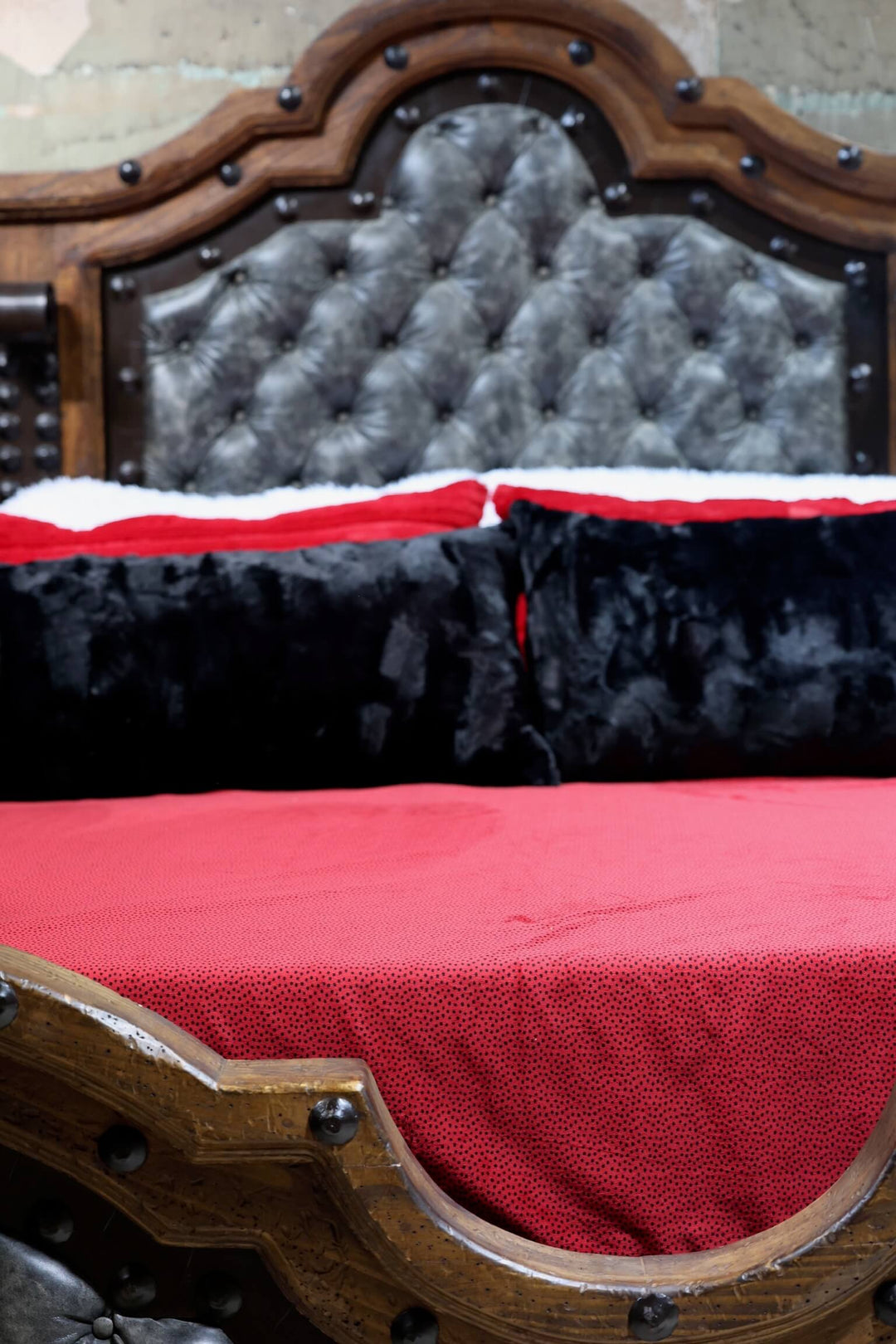 The Cardinal Dottie Comforter Blanket