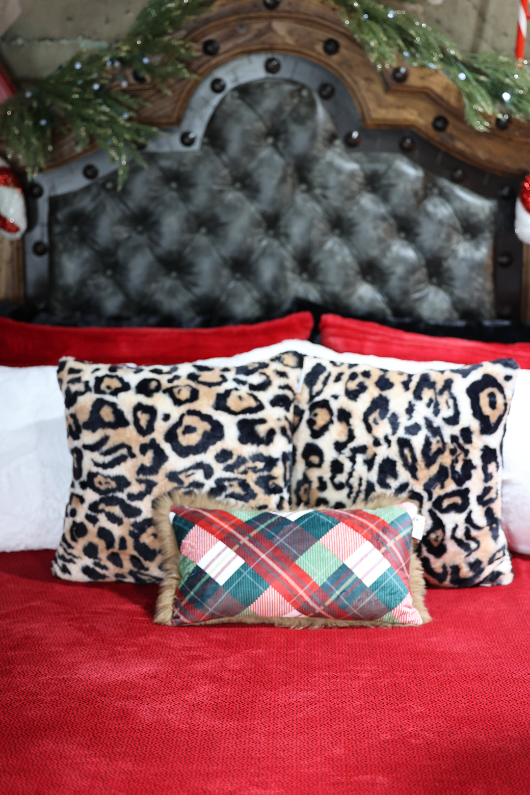 The Cardinal Dottie Comforter Blanket