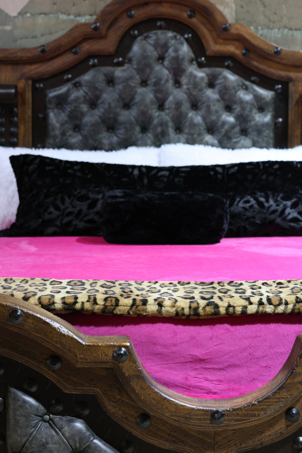 The Cerise Comforter Blanket- RTS