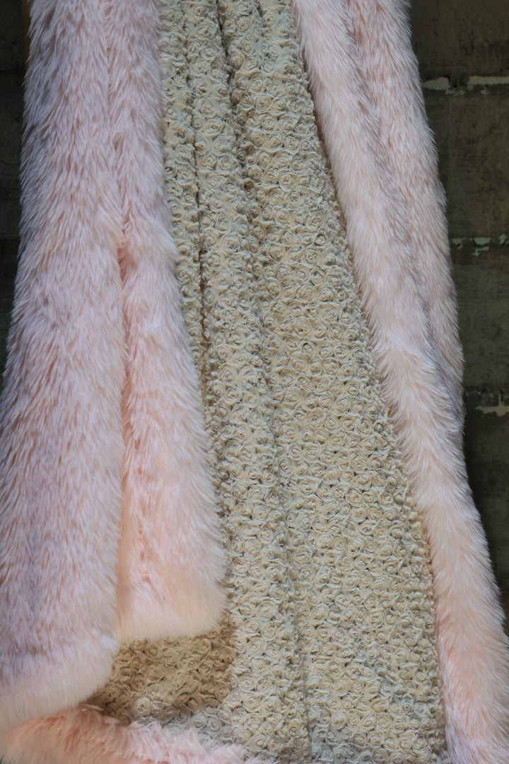 The Rosette Kiss Blanket