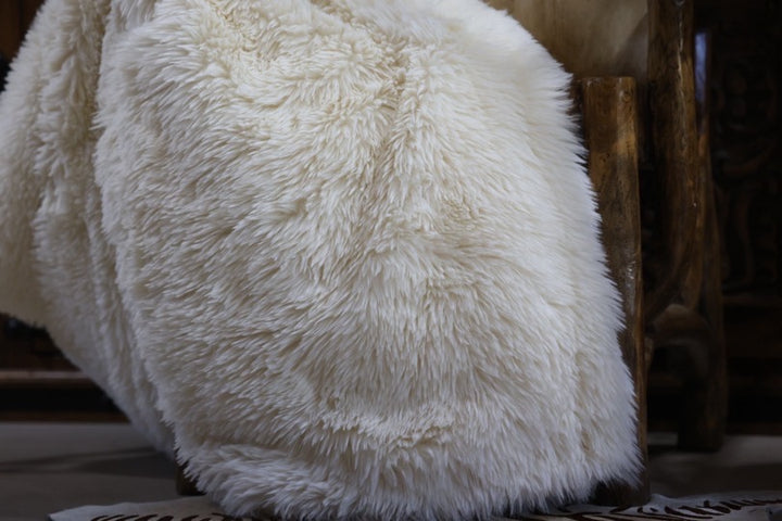 The Ivory Dreamy Fur Blanket