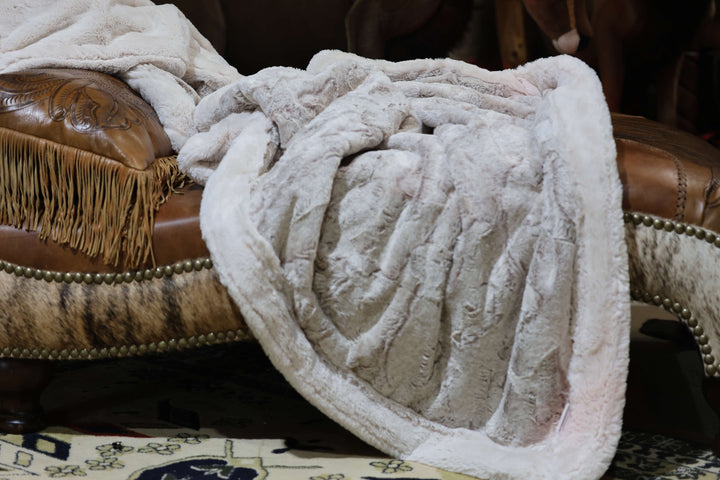 The Calm Quartz Blanket