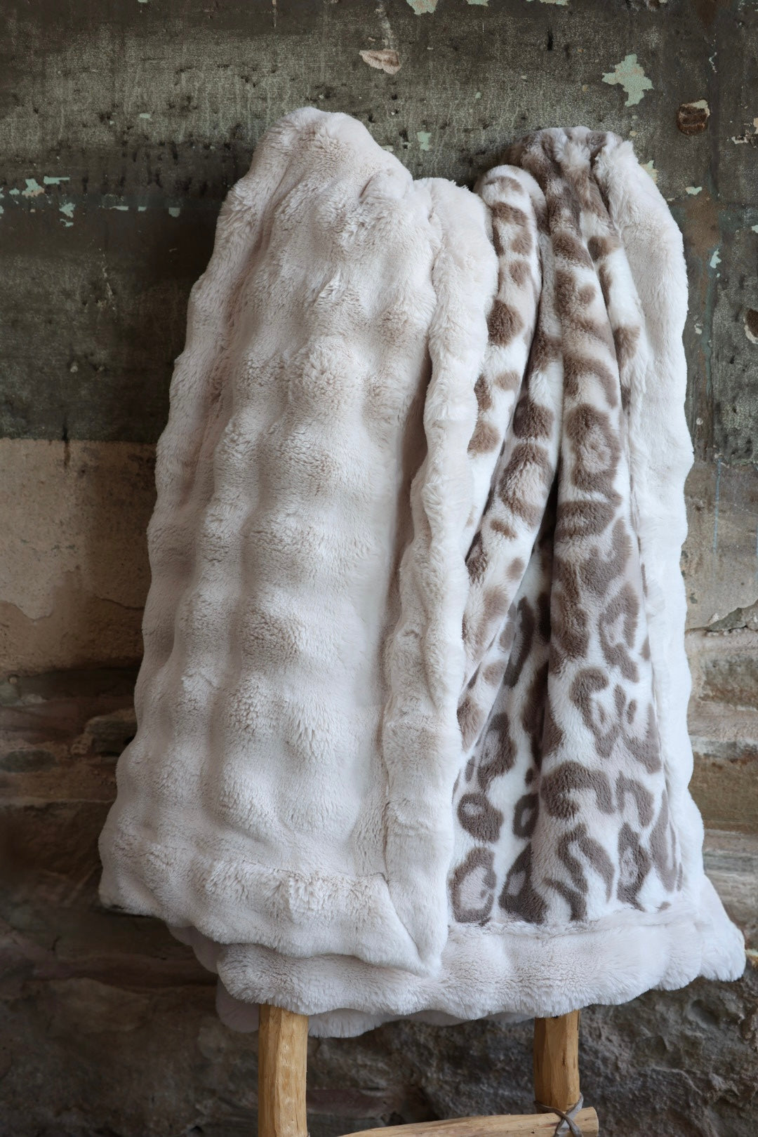 The Coconut Pearl Cat Blanket