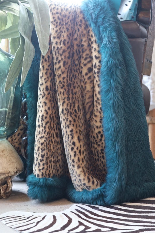 The Savanna Bear Blanket