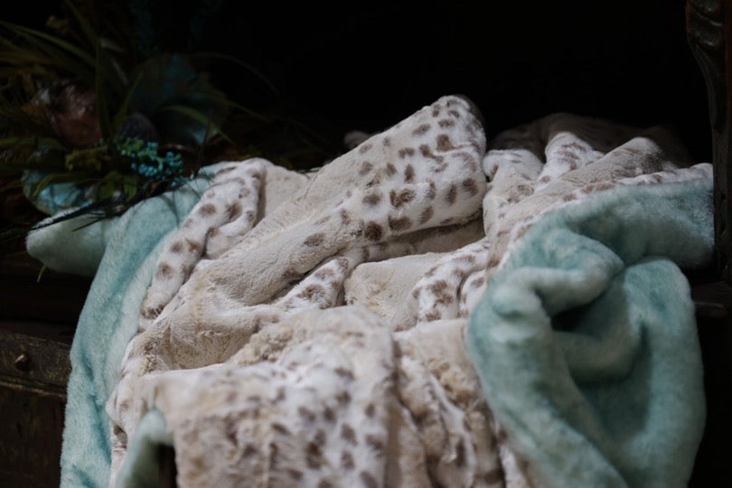 The Wild Agave Leopard Blanket