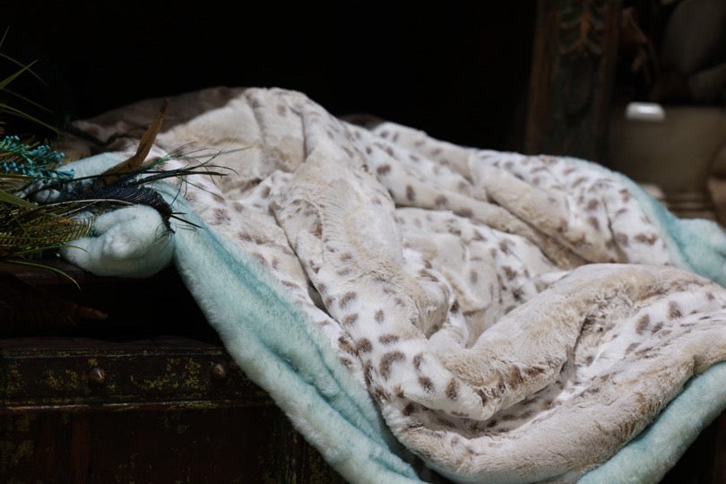 The Wild Agave Leopard Blanket