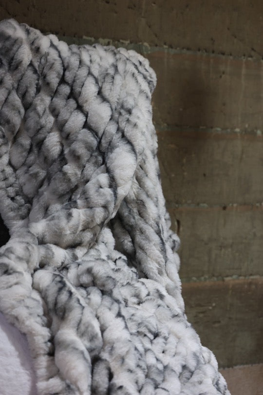 The Husky Enzo Milan Blanket