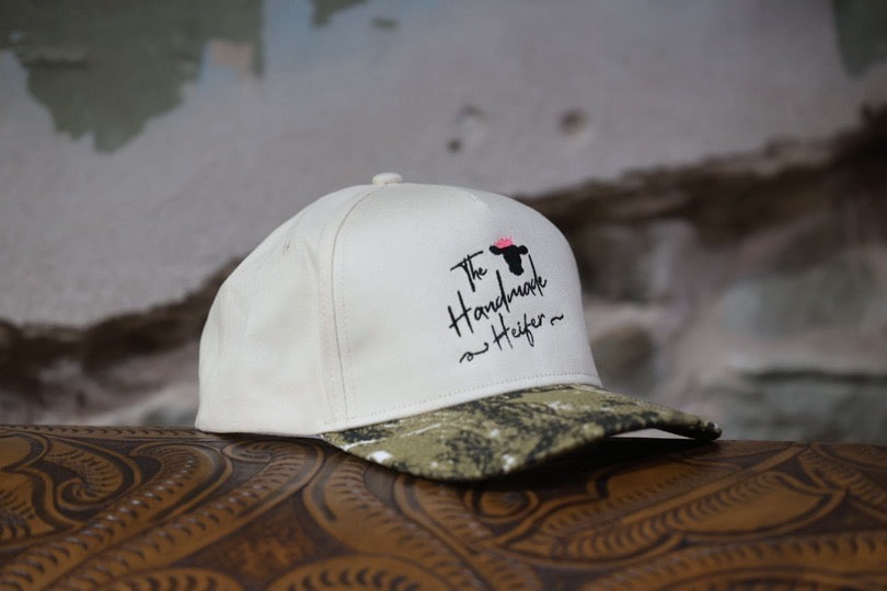 Penthouse Pro Rodeo: Gorra de camionero color oliva y blanco