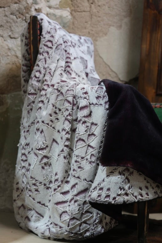 The Roan & Roses Blanket