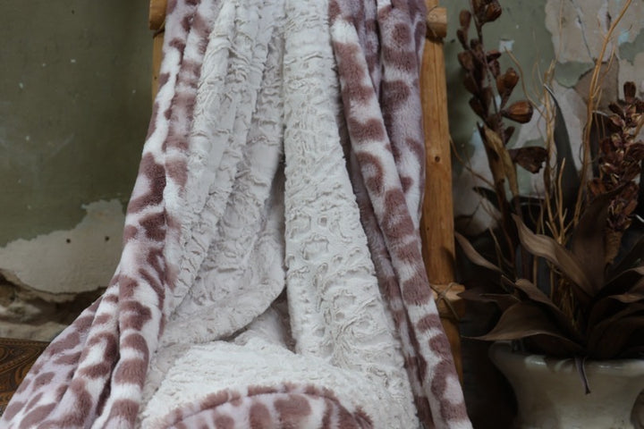 The Pearl Temptation Blanket