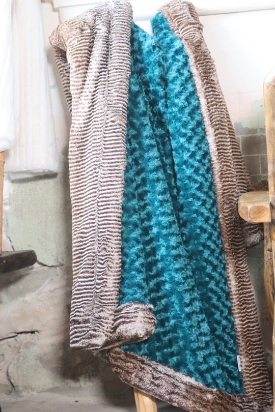 The Caramel Feathers Blanket