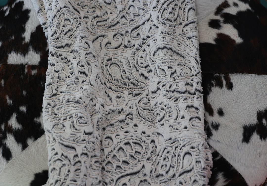 The Buckskin Paisley Blanket
