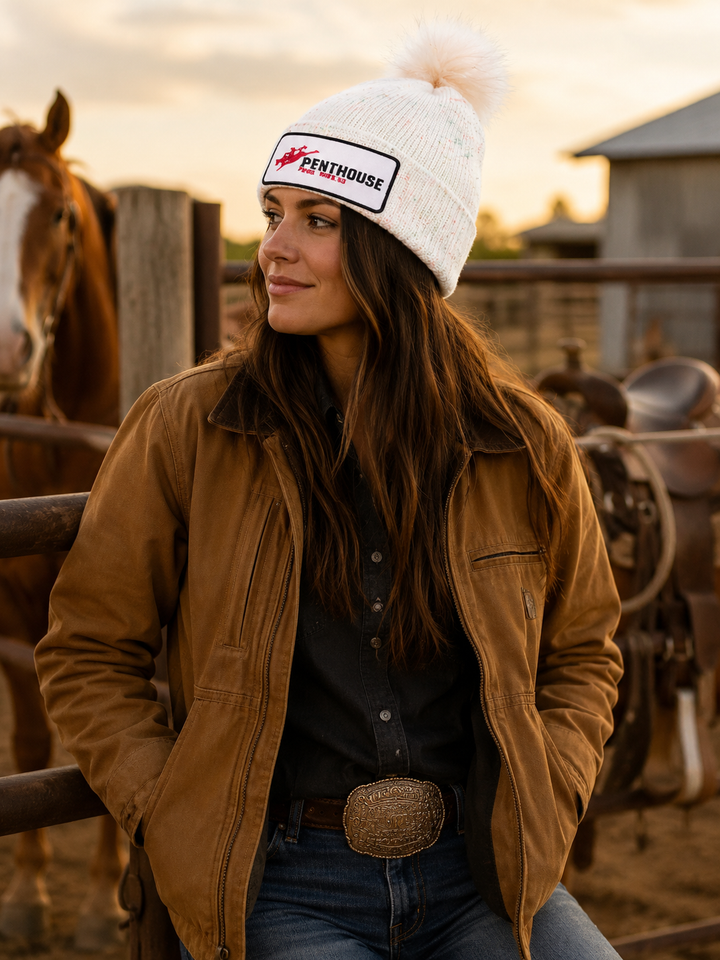 Penthouse Pro Rodeo: Gorra de camionero color oliva y blanco