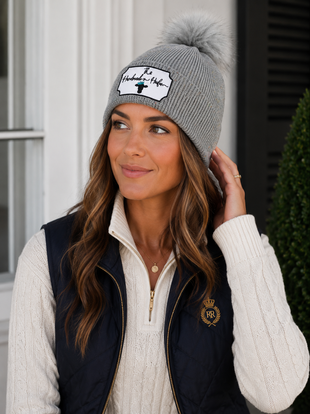 Penthouse Pro Rodeo: Gorra de camionero color oliva y blanco