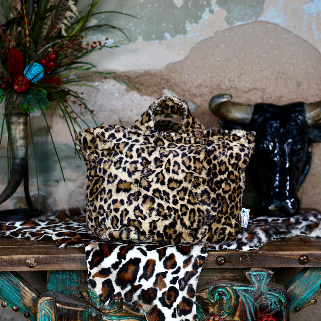 Sand Leopard Seal | Blanket in a Bag
