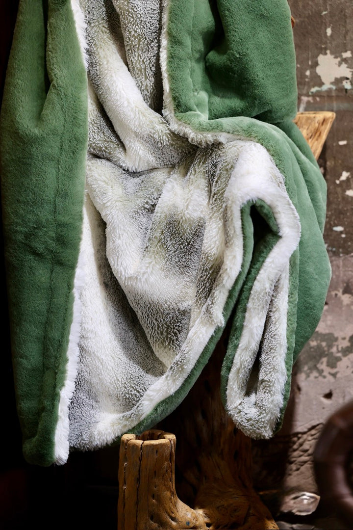 The Arctic Ivy Encore Blanket