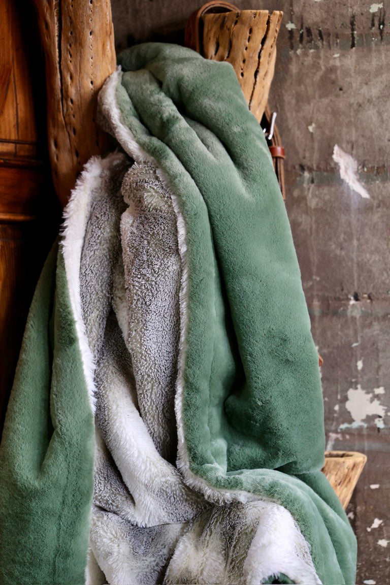 The Arctic Ivy Encore Blanket