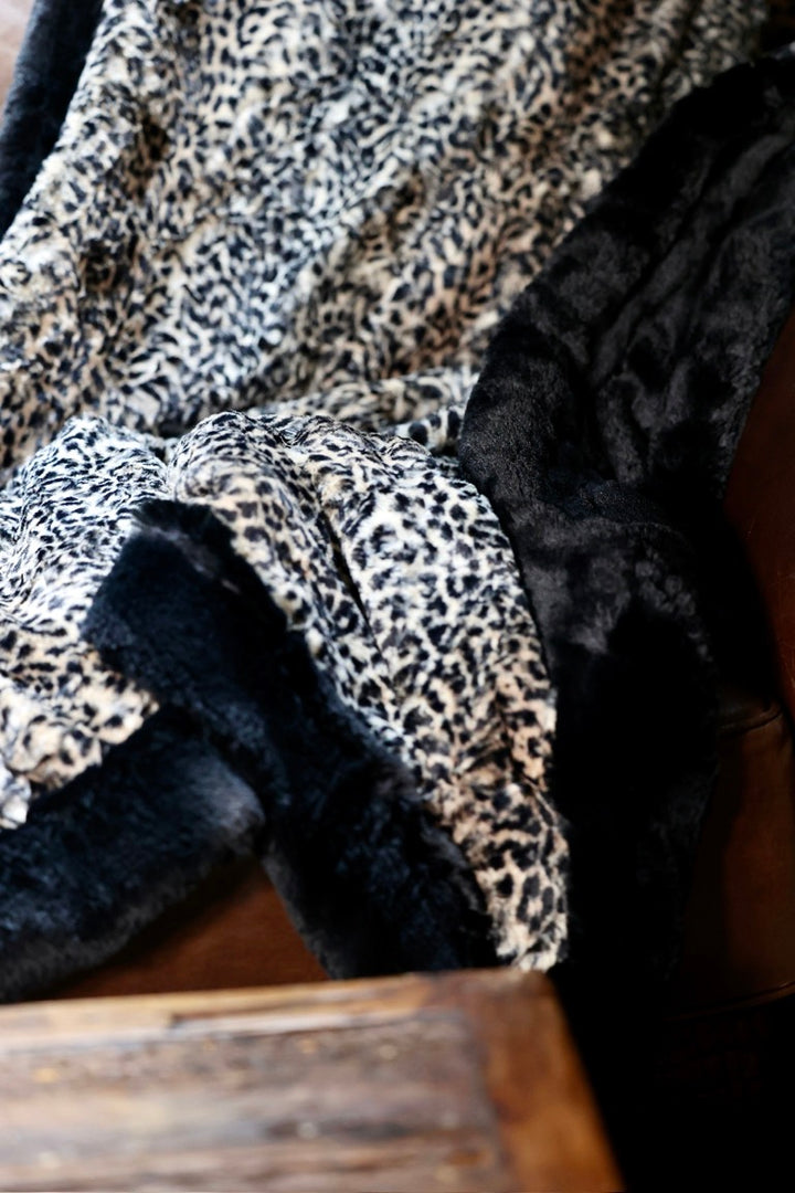 The Cheetah Noir Blanket