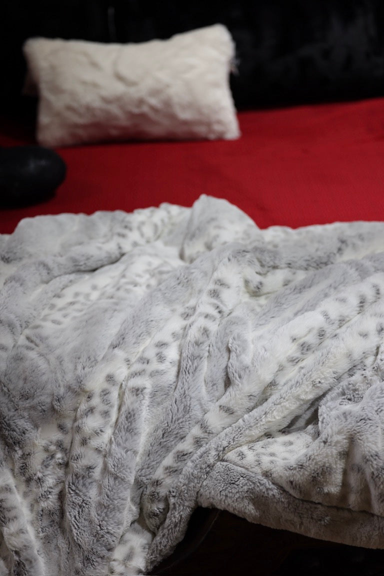 The Dove Alaskan Blanket