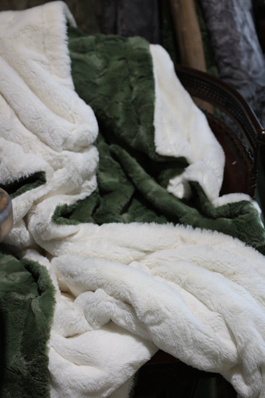 The Evergreen Natural Blanket