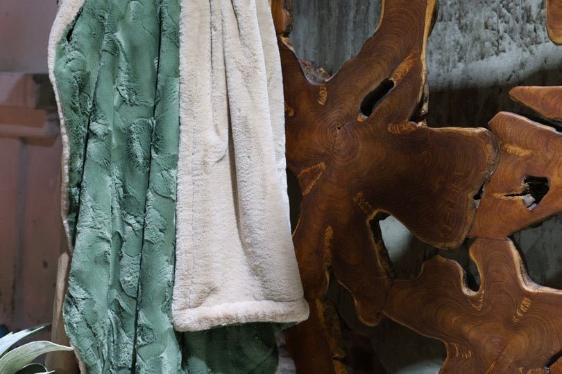 The Ivy Sand Dunes Blanket