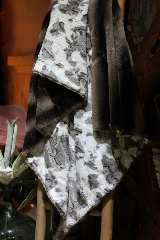 The Mocha Quartz Blanket