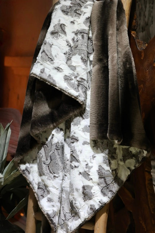 The Mocha Quartz Blanket