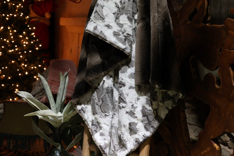 The Mocha Quartz Blanket