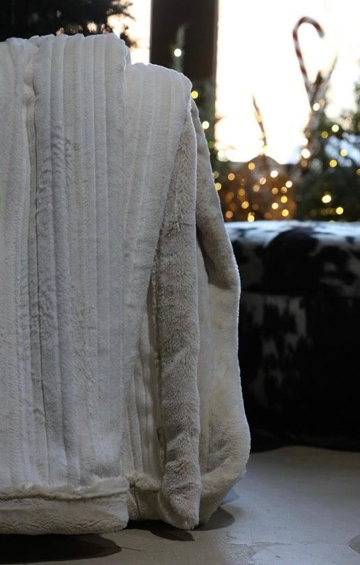 The Shoreline Natural Blanket