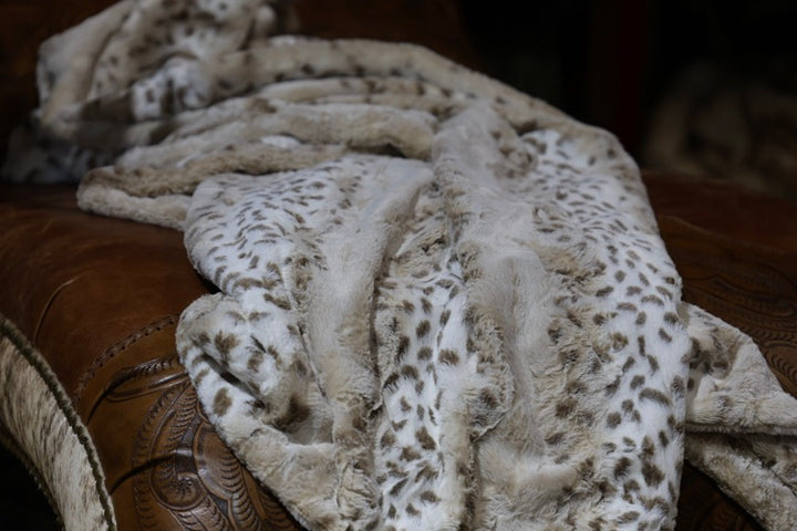 The Taupe Lynx Blanket