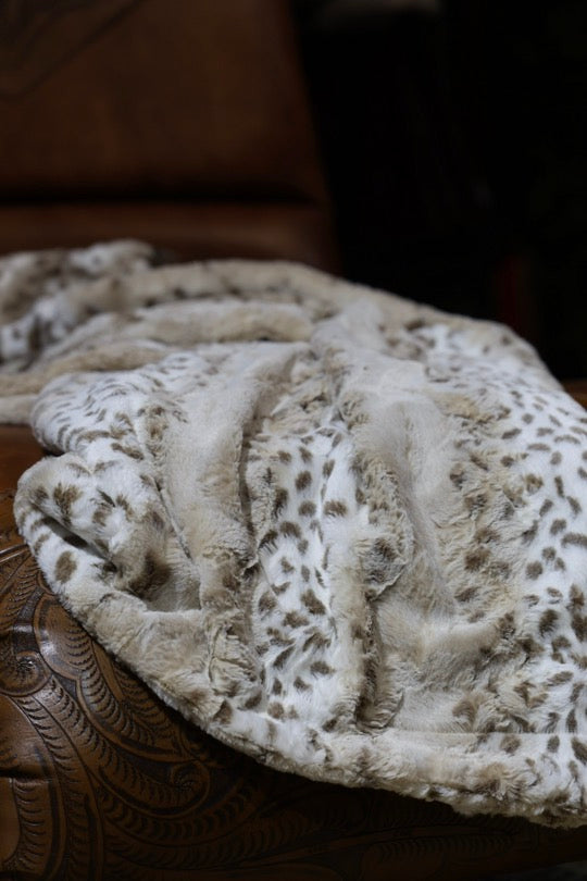 The Taupe Lynx Blanket