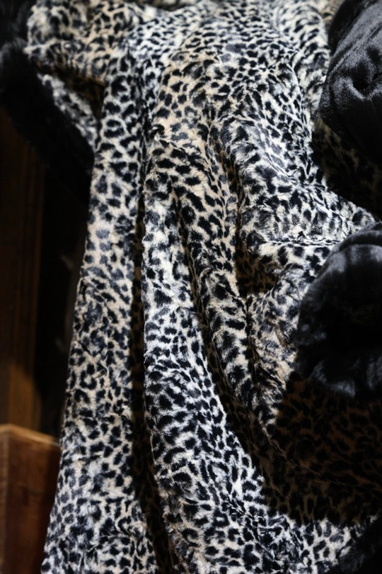 The Taupe Noir Blanket